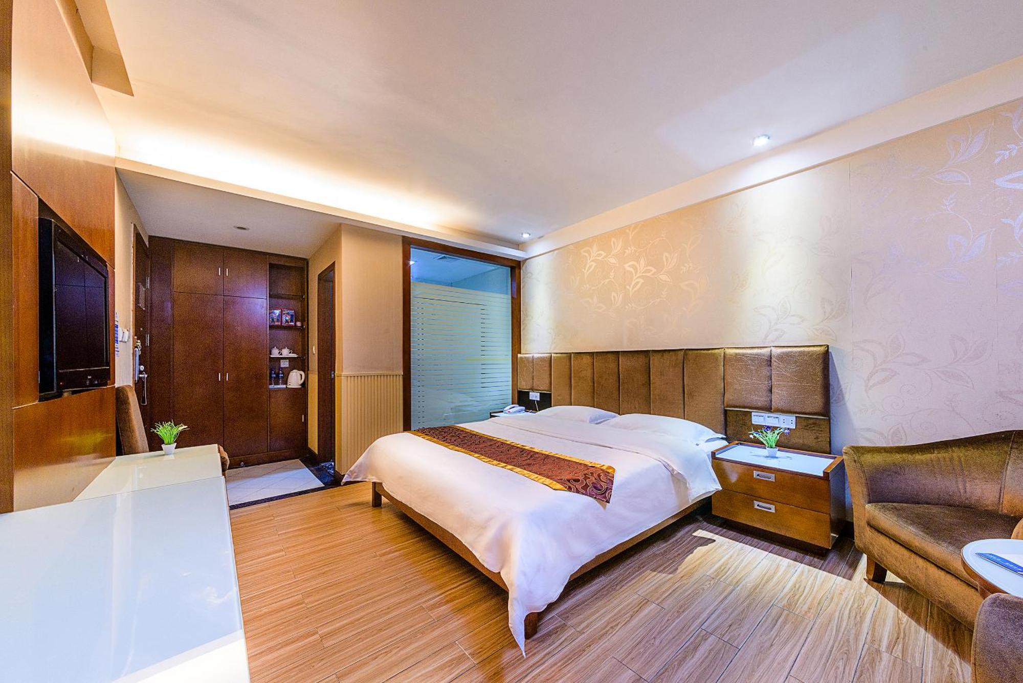 Kaiserdom Hotel Baiyun Airport-24-Hour Airport-Free Shuttle Bus Cantão Exterior foto