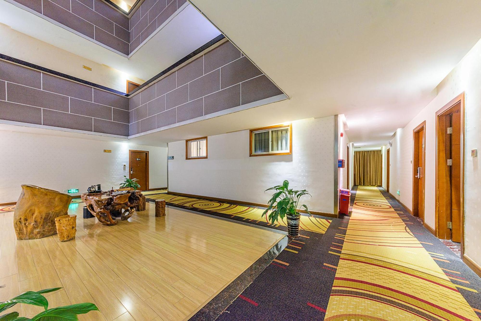 Kaiserdom Hotel Baiyun Airport-24-Hour Airport-Free Shuttle Bus Cantão Exterior foto