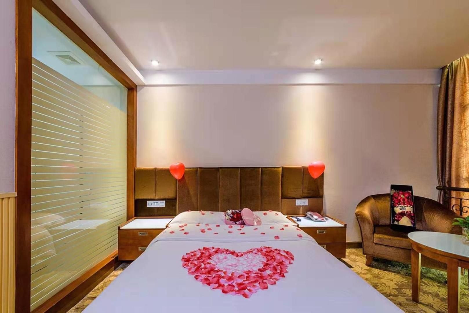 Kaiserdom Hotel Baiyun Airport-24-Hour Airport-Free Shuttle Bus Cantão Exterior foto